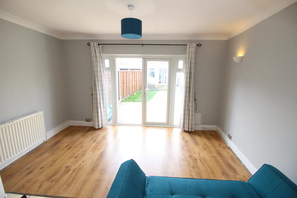 Conrad Drive, Worcester Park KT4 photo 3