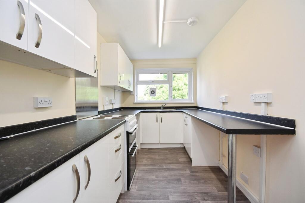 1-bed flat on Archers Way, Galleywood, Chelmsford, £170,000