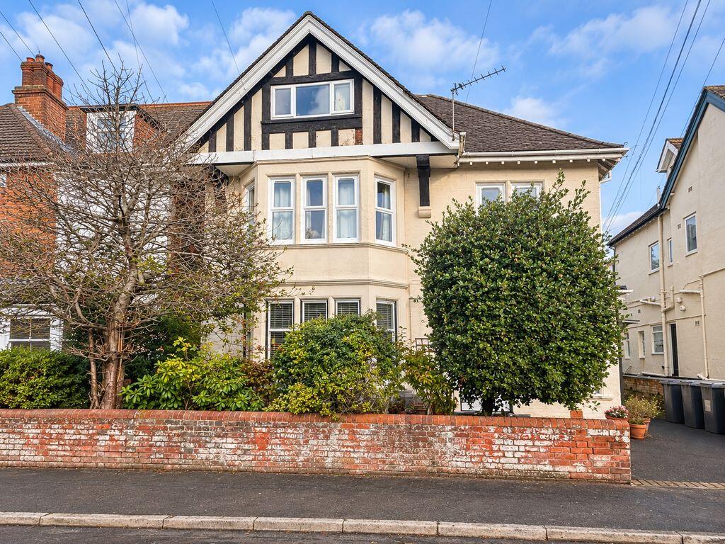 1-bed flat on 16, Glen Road, Bournemouth, £55,000