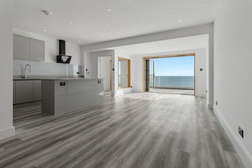 House in Torquay - More