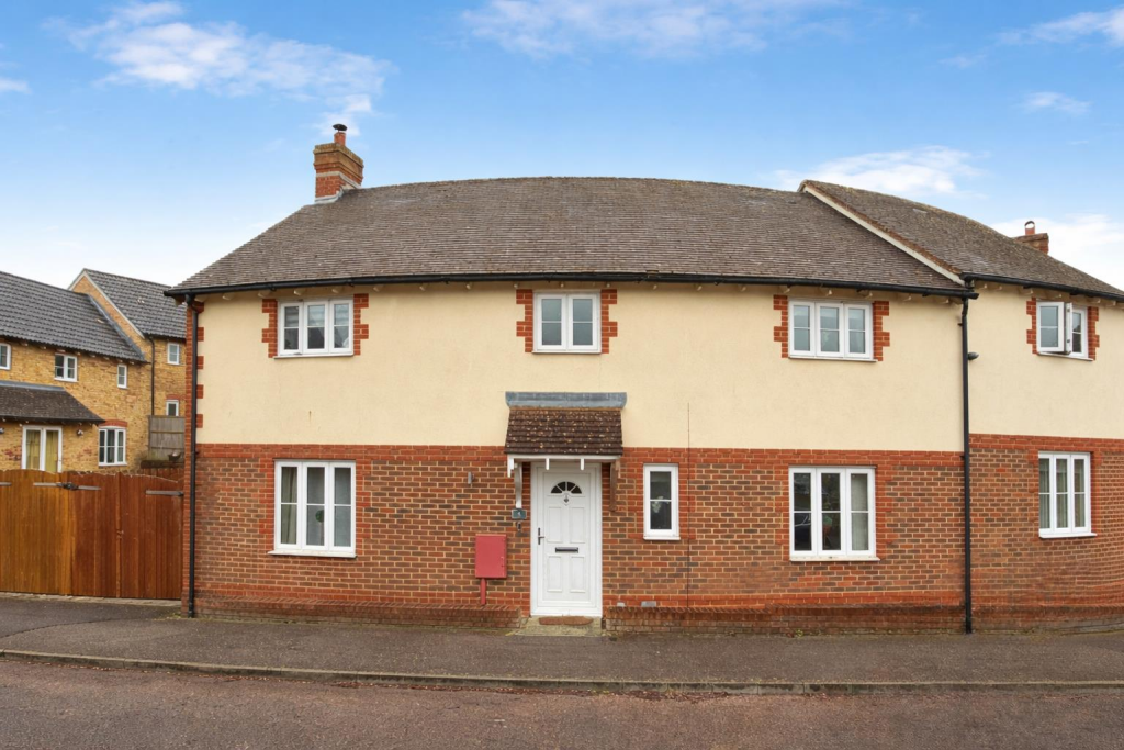Main image of property: Greyhound Chase, Singleton