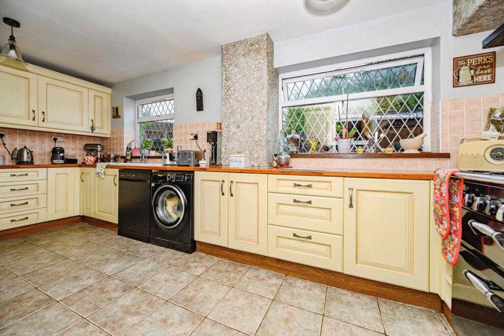 House in Luton - View 3