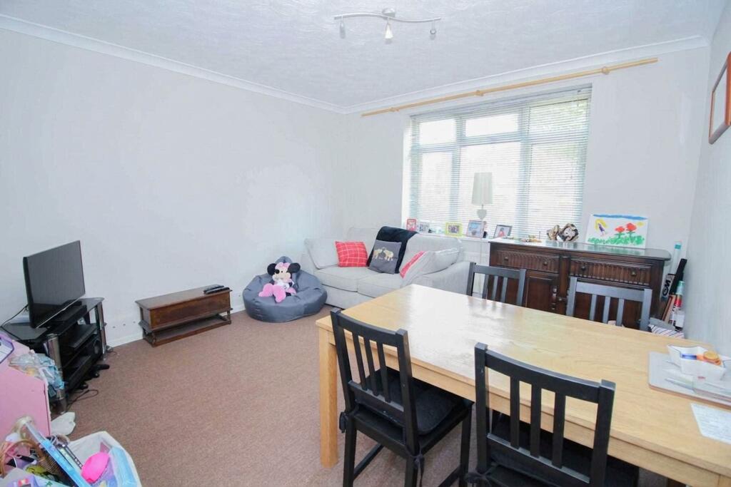 Apartment in Three Rivers, Watford Rural - View 3