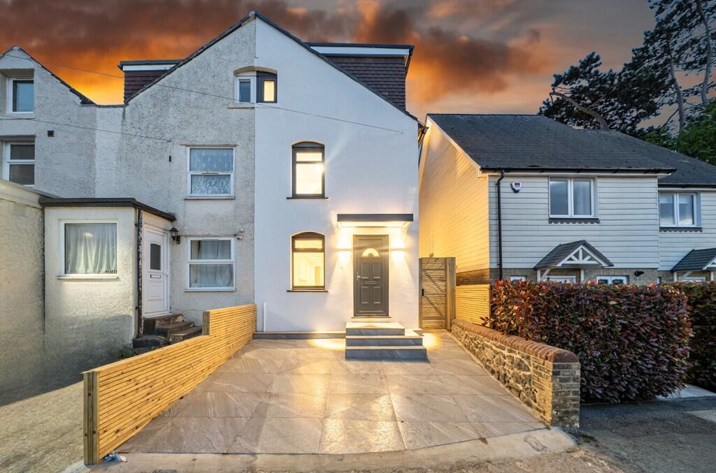 Main image of property: Queens Road, Maidstone, Kent, ME16 0LD