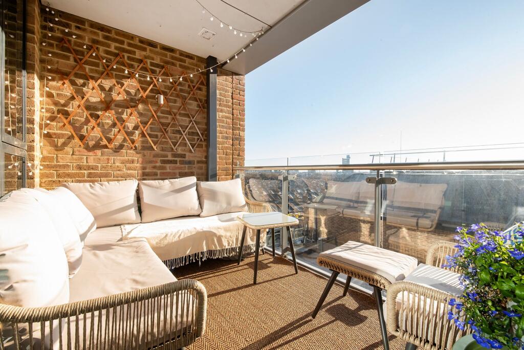 10 Banister Road, Kensal Rise, W10 photo 3