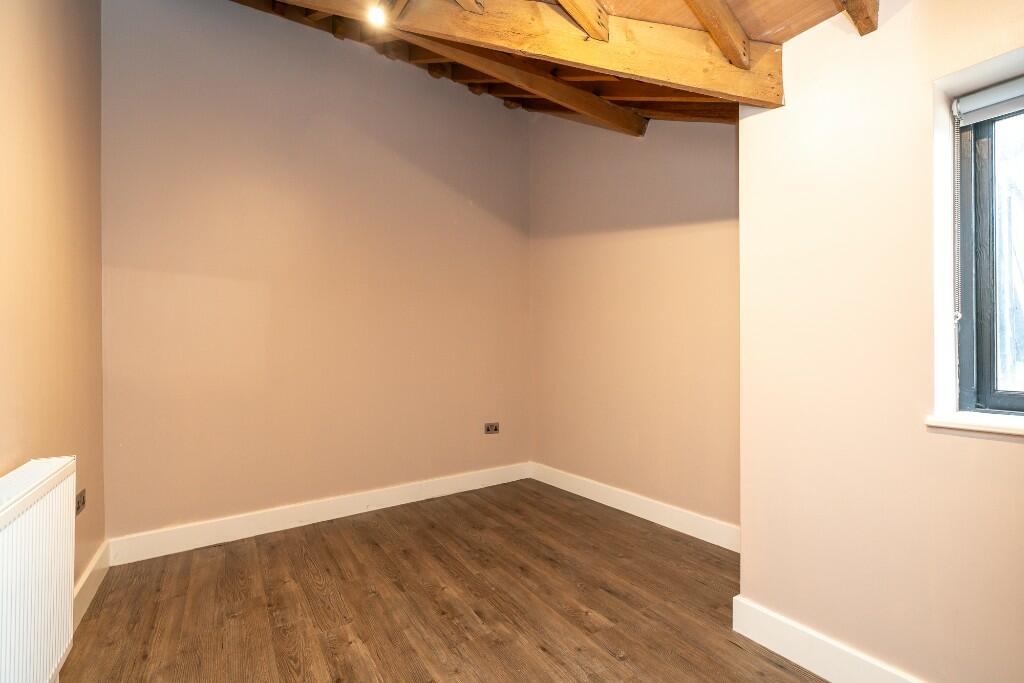 The Barns, Bunkers Lane, Hemel Hempstead, Hertfordshire, HP3 - More