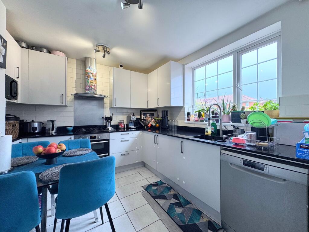 Nicoll Way, Borehamwood, WD6 photo 3