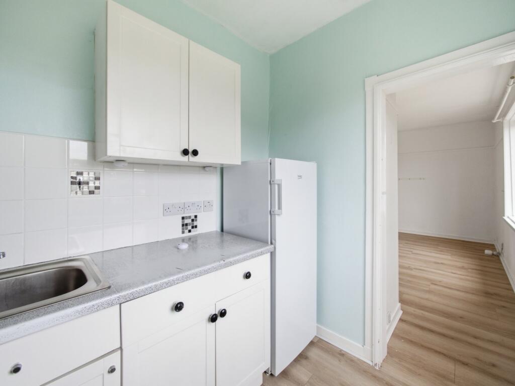 Apartment in Edinburgh, Corstorphine - View 5