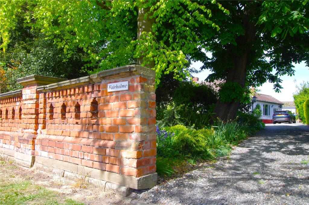 Main Road, Thorngumbald, East Yorkshire, HU12 photo 3
