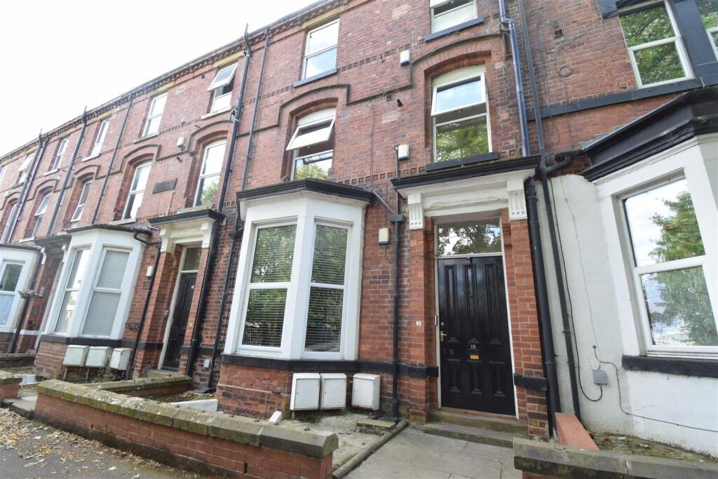 Main image of property: College Grove View, Wakefield, WF1 3RH