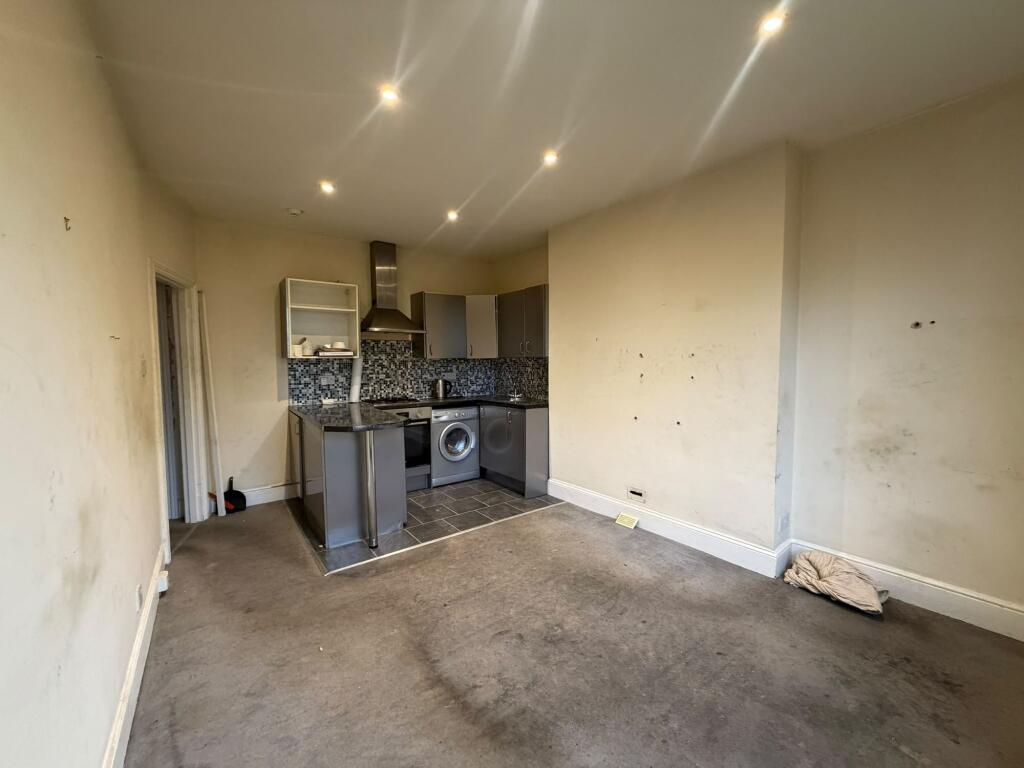 Apartment in Brighton - View 5