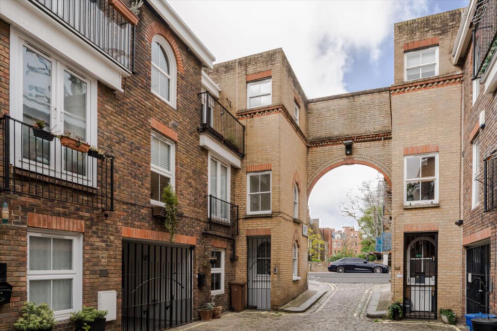 Main image of property: Elgin Mews North, Maida Vale W9