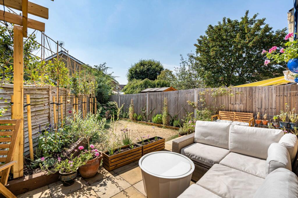 House in Waverley, Bargate Wood, Godalming - View 4