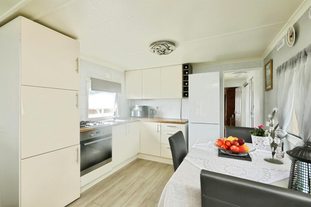 House in Bassetlaw, Dunham-on-Trent - More