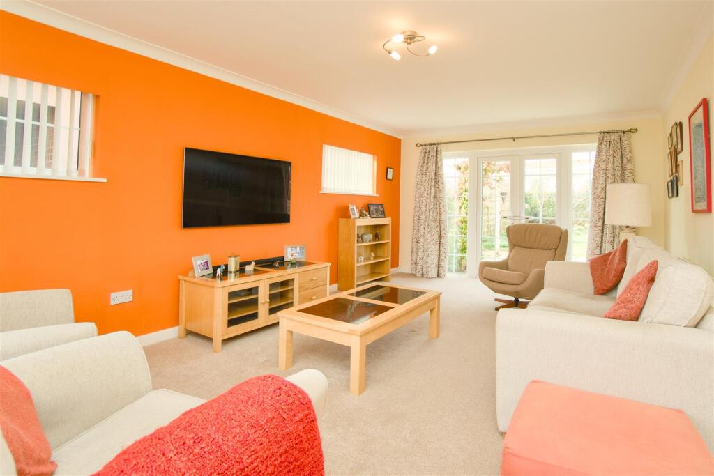 Greenshaw Drive, Haxby, York photo 3