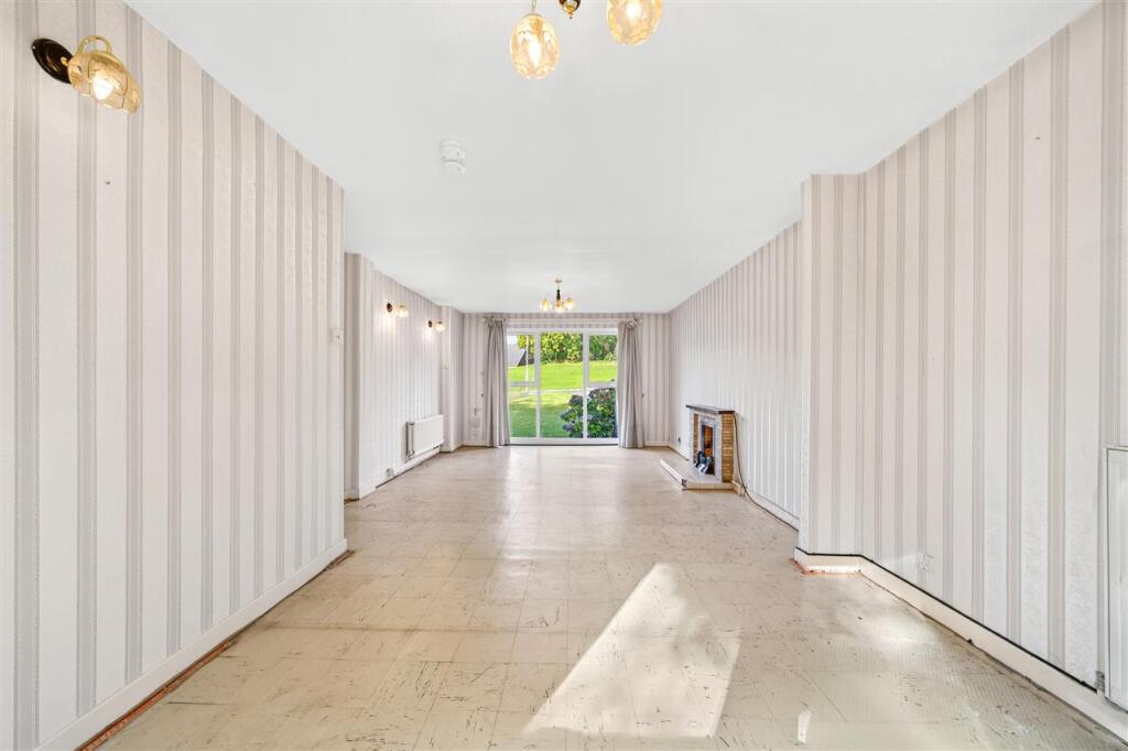 House in Edinburgh, West Lothian - More