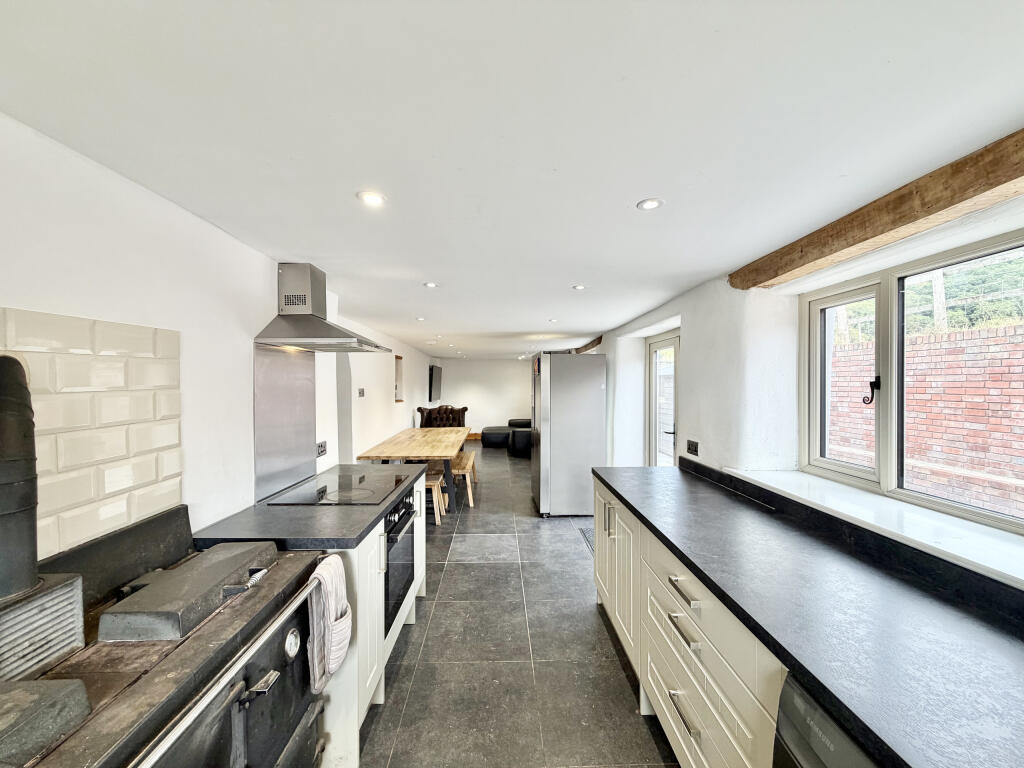 House in Taunton - View 4