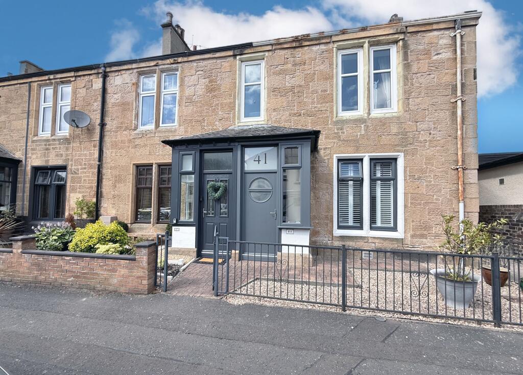 Main image of property: 39A Roxburgh Street, Grangemouth, FK3 9AL