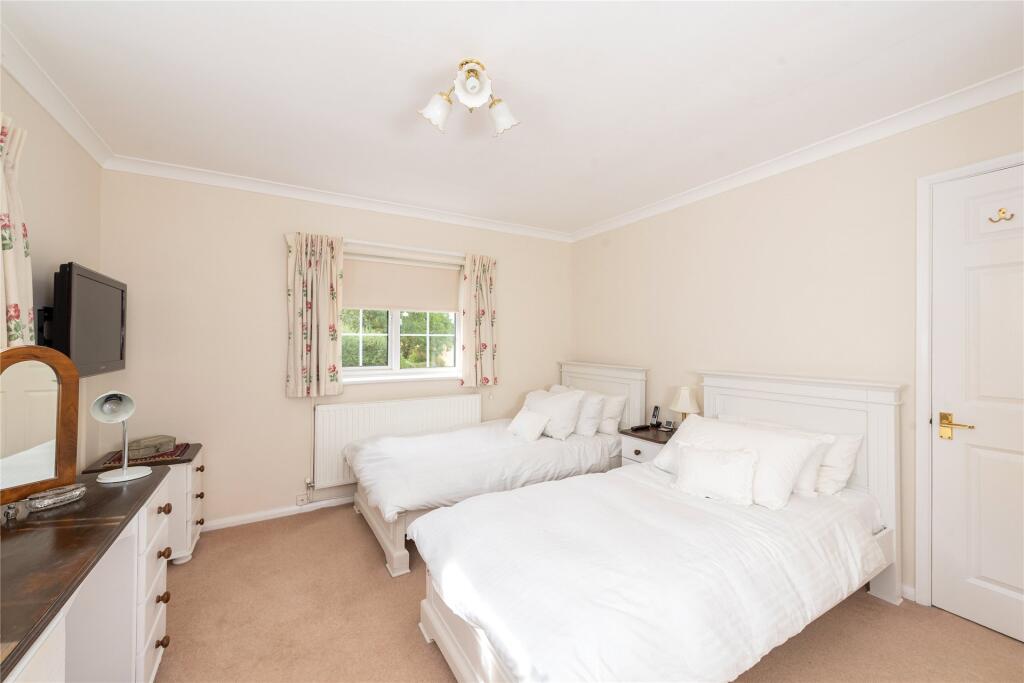House in Northampton - View 5