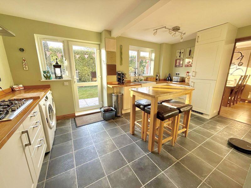 Highfields Close, Dunstable photo 2