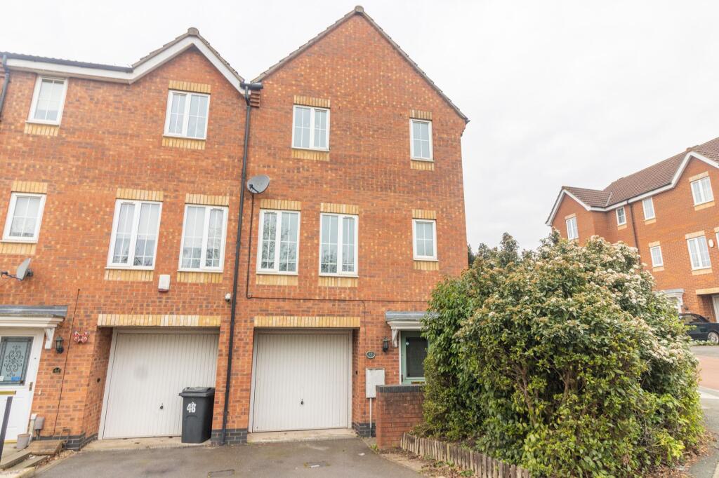 Main image of property: Oakwood Road, Leicester, LE4