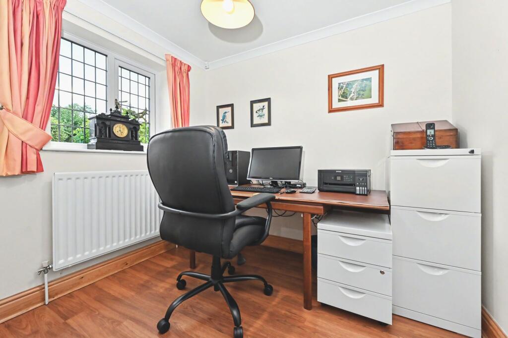 House in Stafford, Eccleshall - More