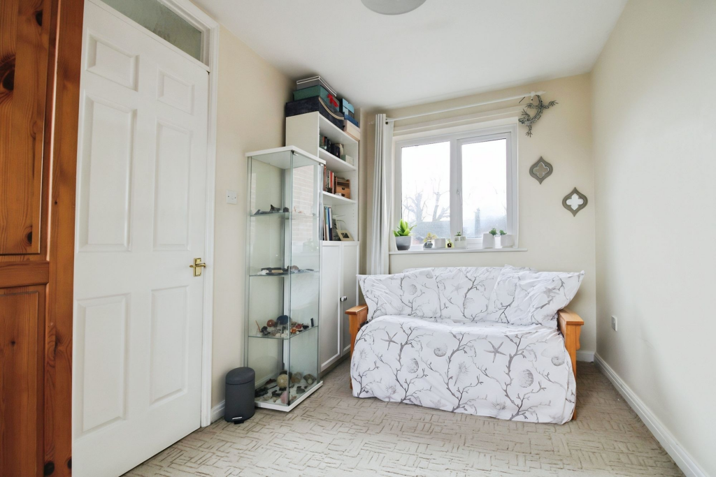 Vicarage Gardens, Netheravon, SP4 - More