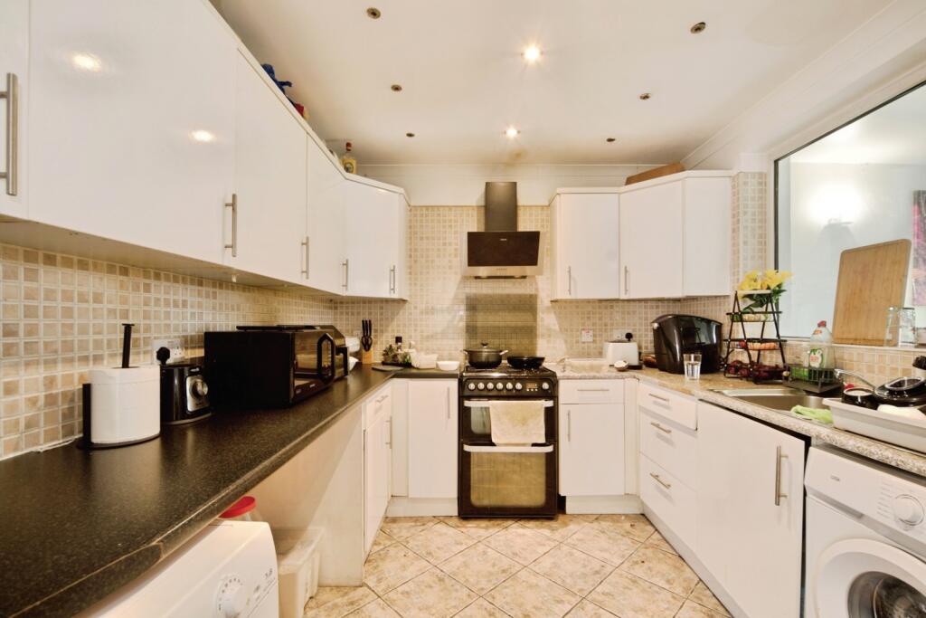 Harrold Road, Dagenham, Essex, RM8 - View 2