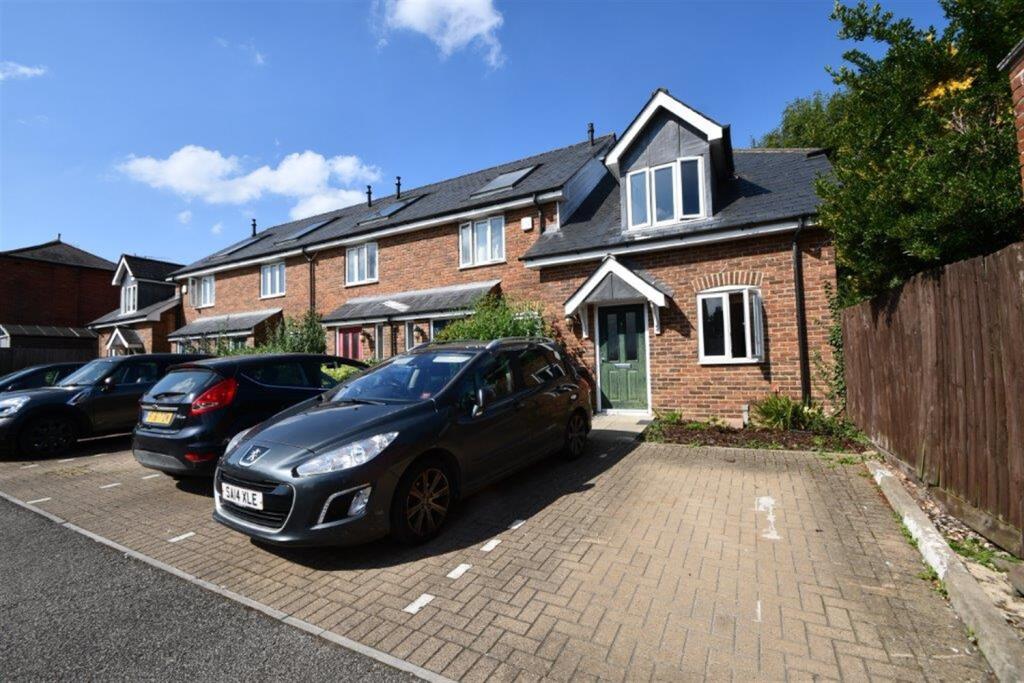 Main image of property: 2 bedroom End Of Terrace House in Farncombe