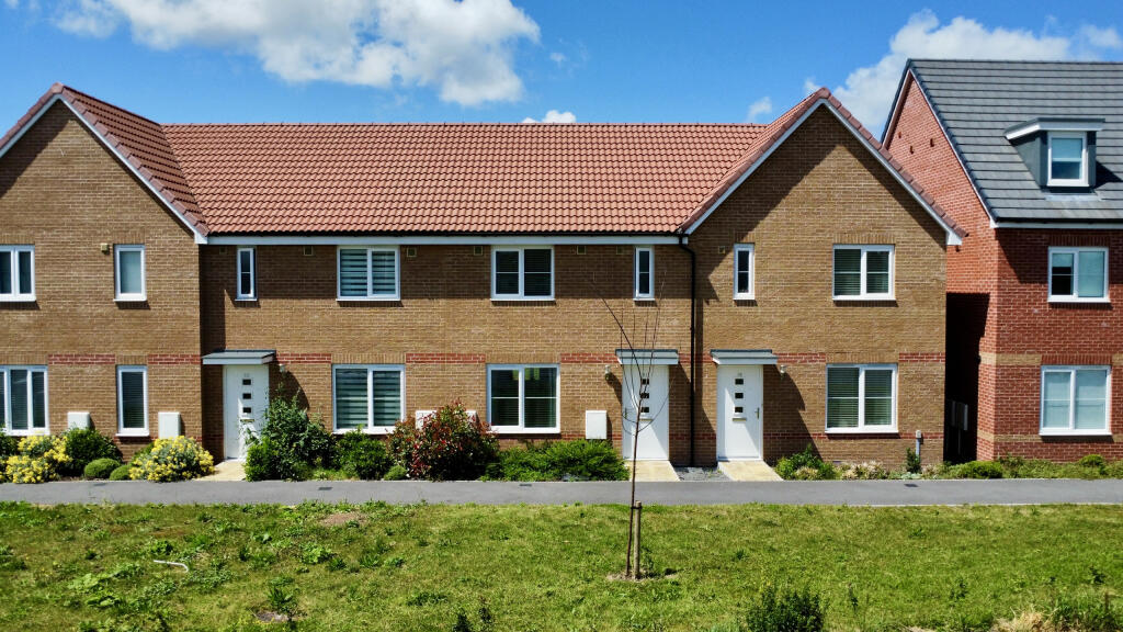 3-bed terraced on Hanworth Drive, Bridgwater, Somerset, £56,250