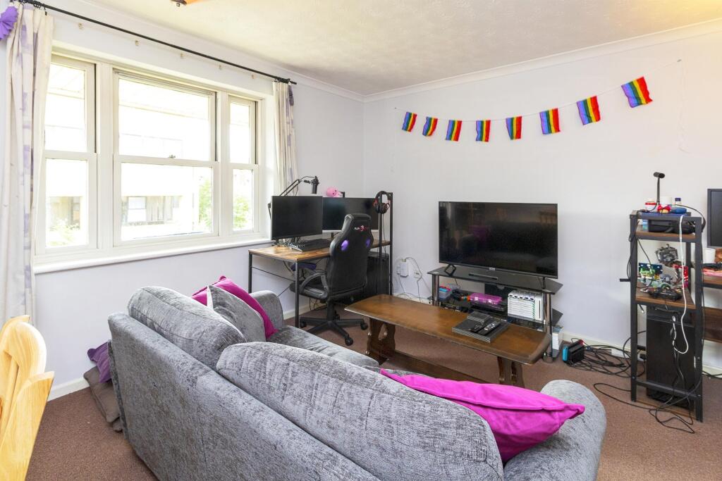 Apartment in Milton Keynes - More