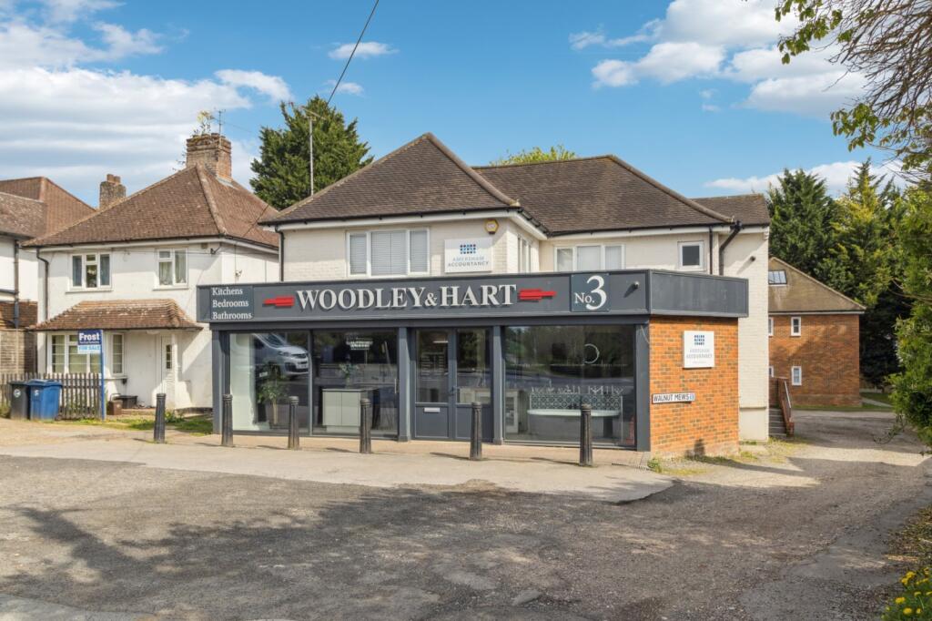 2-bed flat on Station Road, Amersham, Buckinghamshire, HP7, £725,000