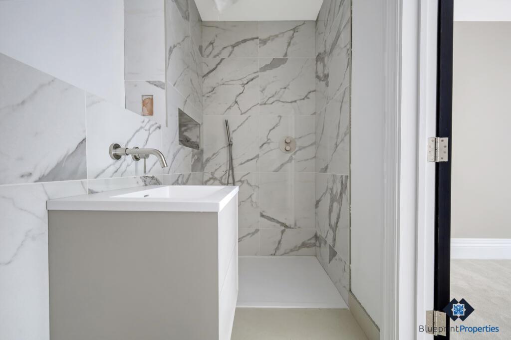 House in Brentwood, Doddinghurst - View 5