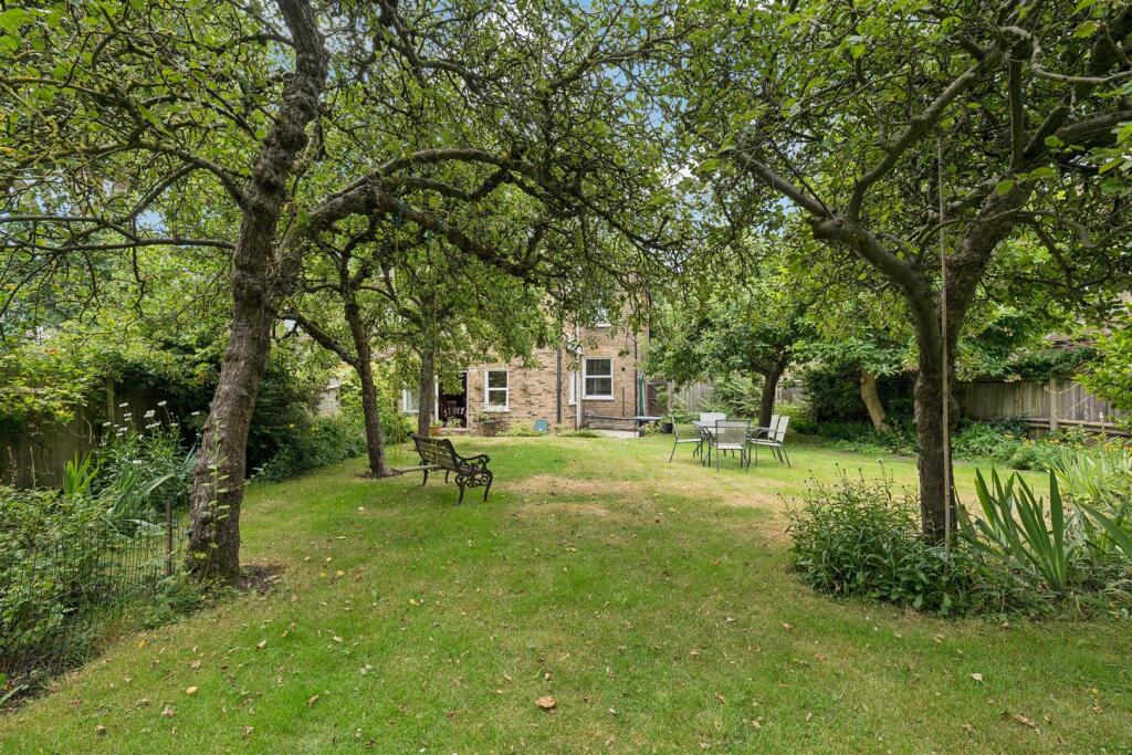 House in London, Grove Park - View 3