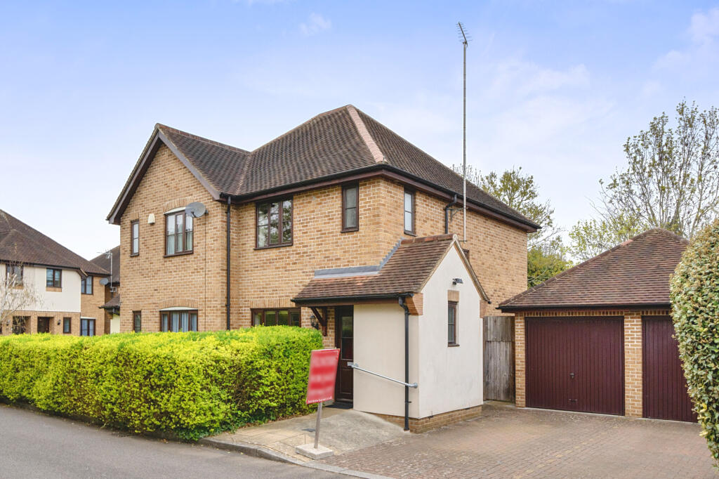 Main image of property: Pearson Close, High Barnet, EN5