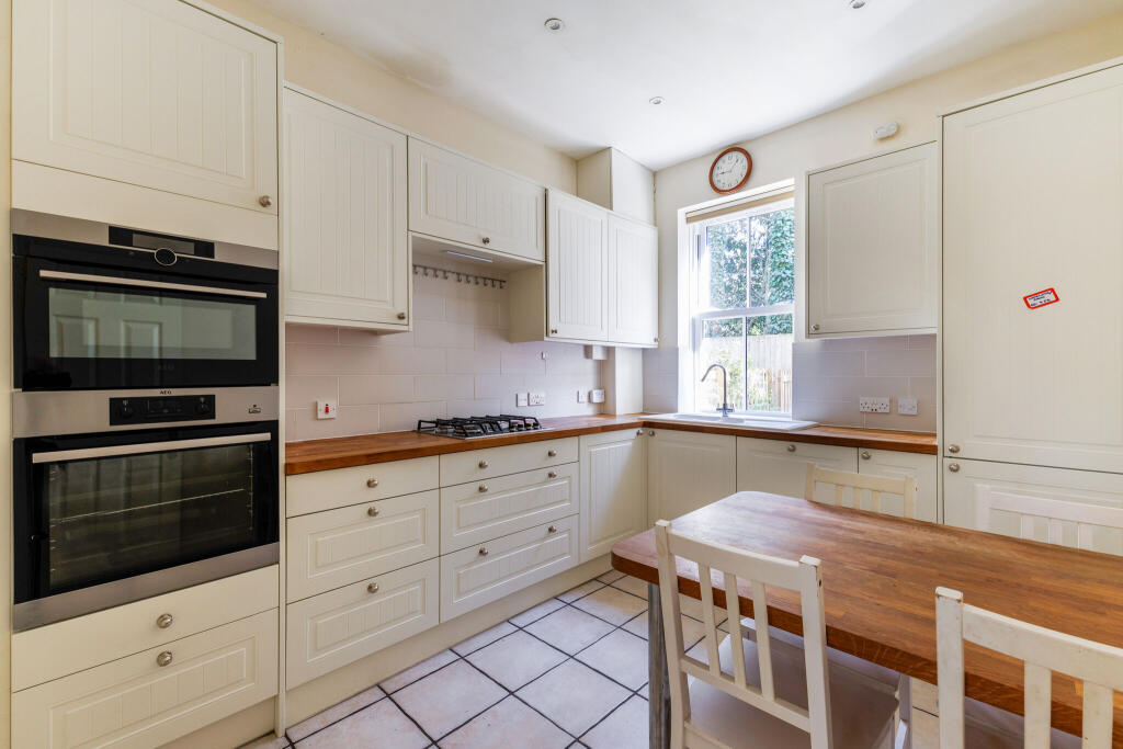 Lawson Way, Ascot, SL5 photo 4