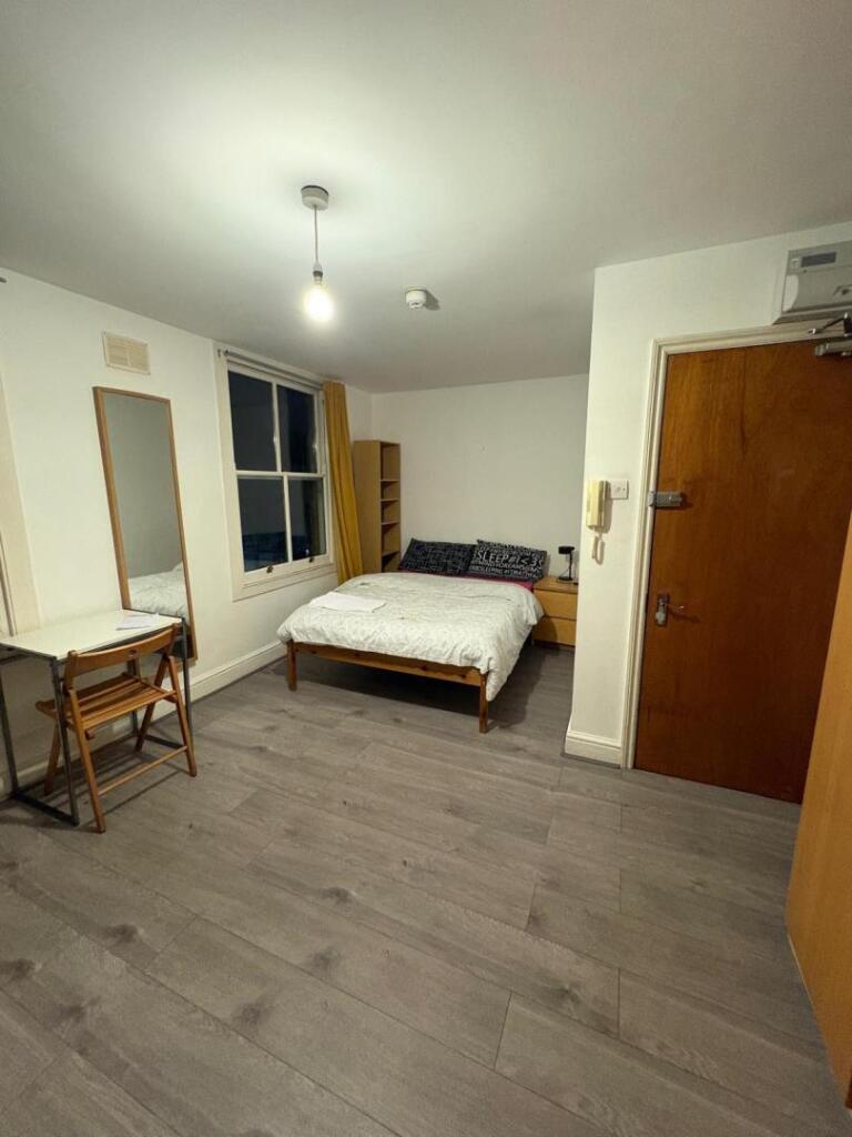 Main image of property: Studio Flat Bryantwood road N7