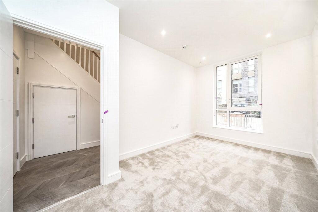 House in London, Royal Borough of Greenwich - View 4
