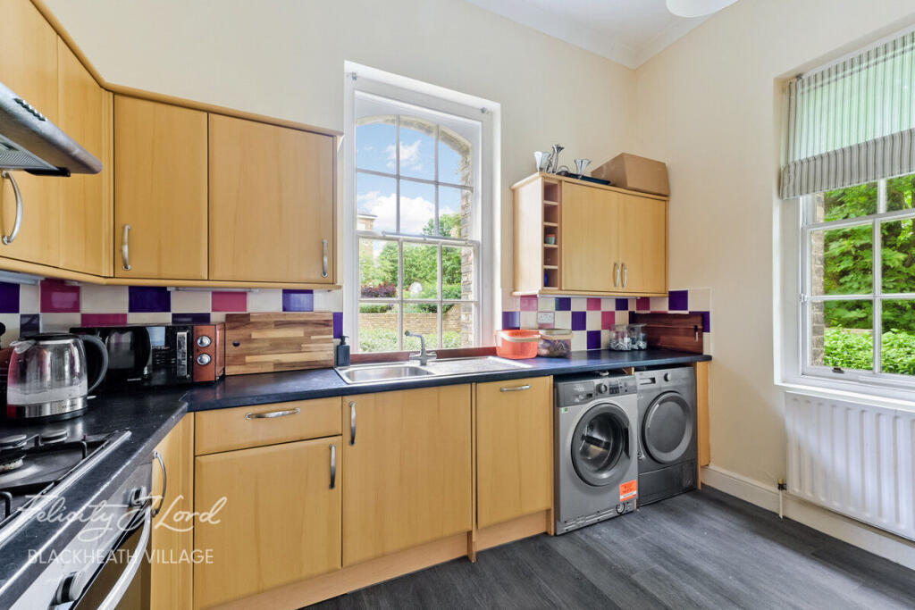 Gilbert Close, London photo 4