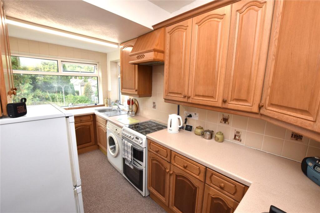 House in Bradford, Bingley - View 2