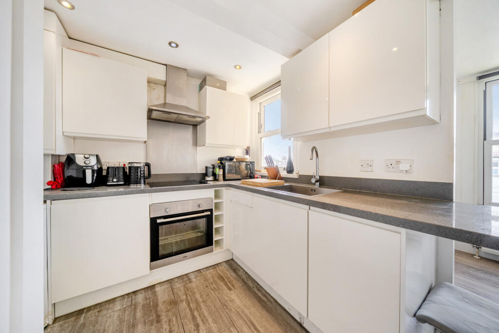 Apartment in London - View 4