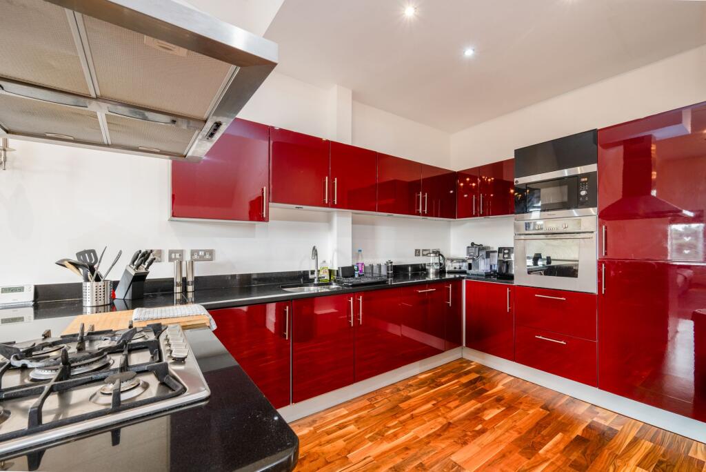 Apartment in Sefton, Birkdale - View 3