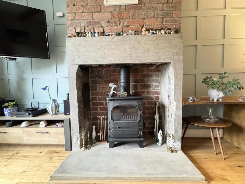 House in Huddersfield, Skelmanthorpe - View 5