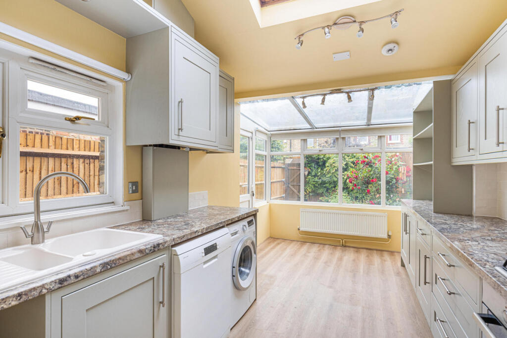 Devonshire Road, London, W5 photo 4