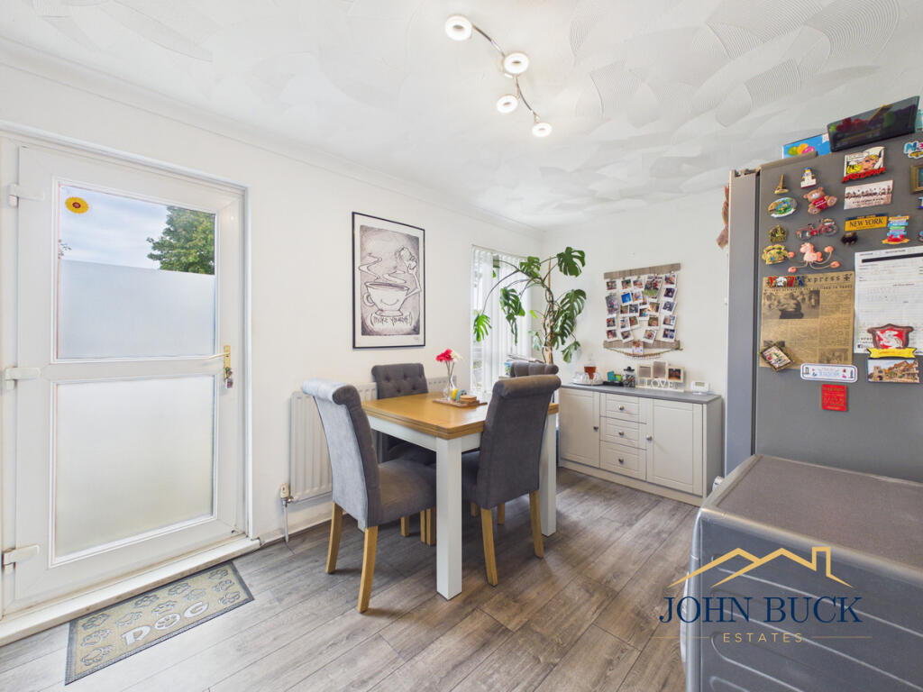House in Sunderland, Albany - View 2
