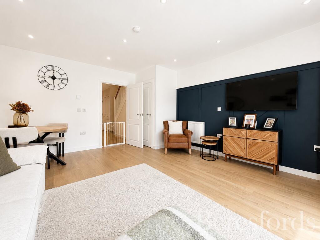 2-bed terraced on Joyce Close, Hornchurch, RM12, £490,000
