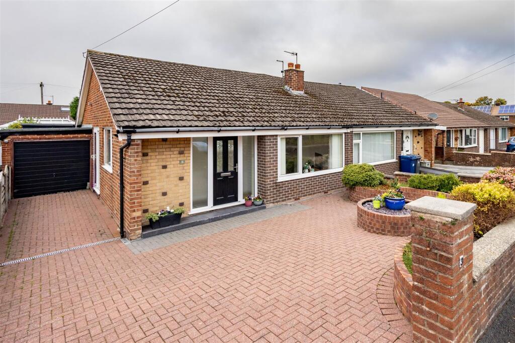 2-bed semi-detached on Poplar Close, Bamber Bridge, Preston, £210,000