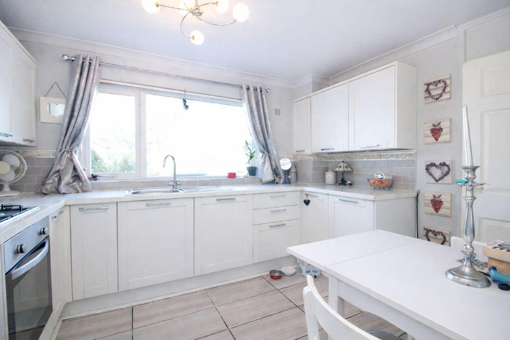 Manor Court, Church Village, Pontypridd, CF38 1DW photo 3