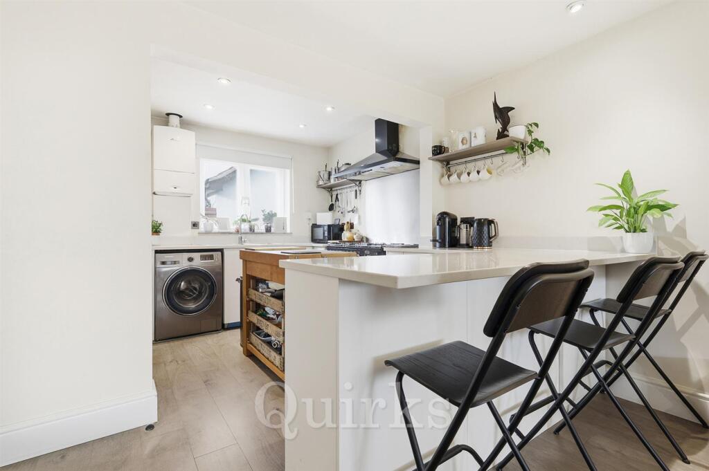 5, Petresfield Way photo 4