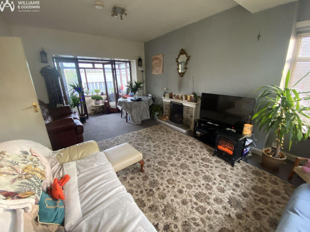 House in Llangefni - View 3